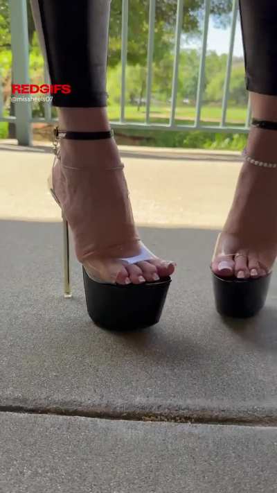 Can you resist these platform heels? 😍