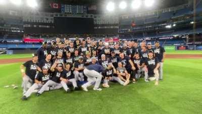 [Highlight] [Highlight] The New York Yankees pose for their division clinching photo