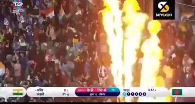 NNN warna muth maar deta 🥵