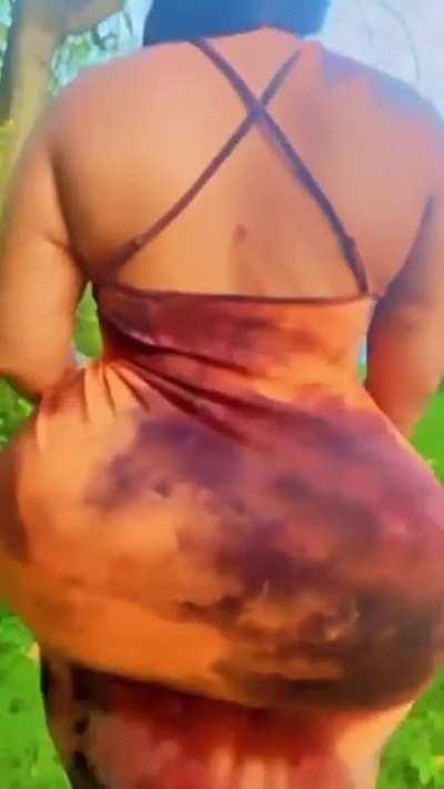 Baloon Booty Walking