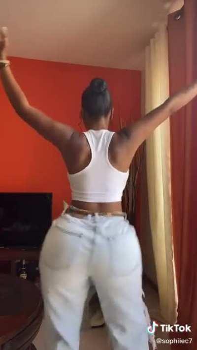 The way they jiggle from behind…