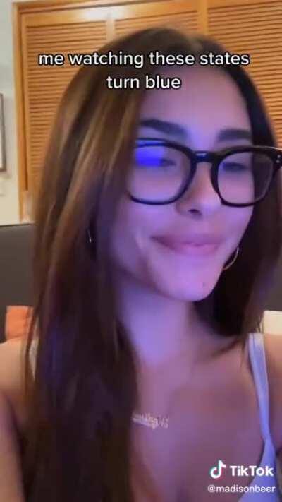 she looks so hot in glasses