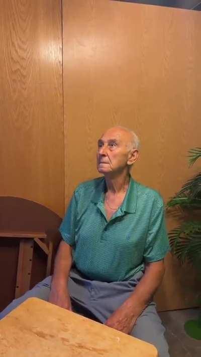 Don't help the 🐝lind kid (heil Spez)