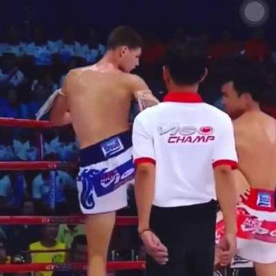 Petchboonchu with an elbow party.