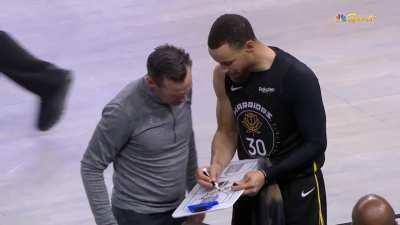 [Highlight] Steph Curry coaches the coach, and draws up the play