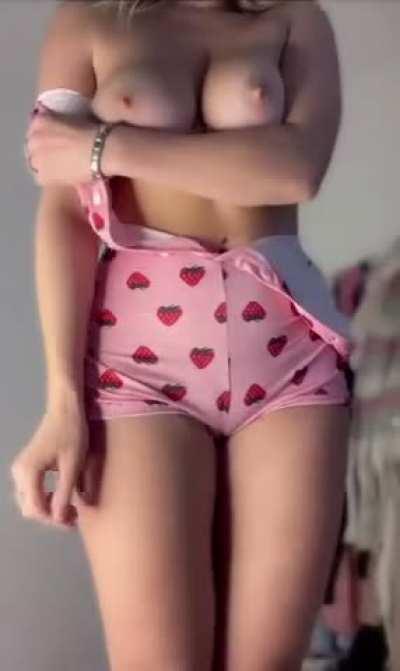 Can I get some cream for my strawberries