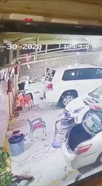 Guy behind is so lucky