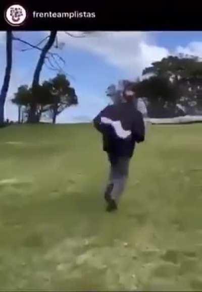 No puedo creer que este tipo casi es nuestro presidente.