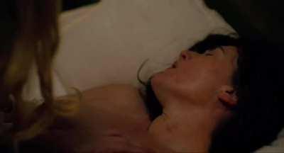 I hope Saoirse Ronan returned the favor and helped Kate Winslet celebrate her birthday