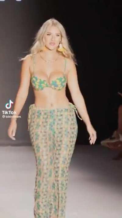 Tiktok titty comp: harper.rose14, youseekanna, cutefreak7, nottaydib, natalie.wilcoxxx, bikiniteam, clair.wells, gillianobrien72