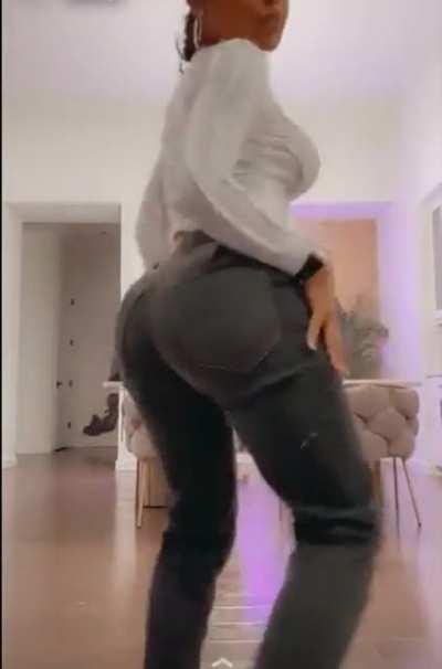 Shorty the coldest 😍😍