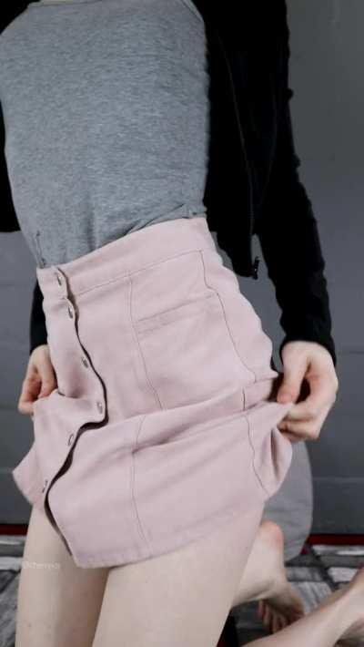 pretty girl and a hard cock,, you jus gonna letme flash you?🤭