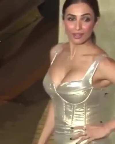 Malaika Arora mommy knows how to help us cum and release ur stress.