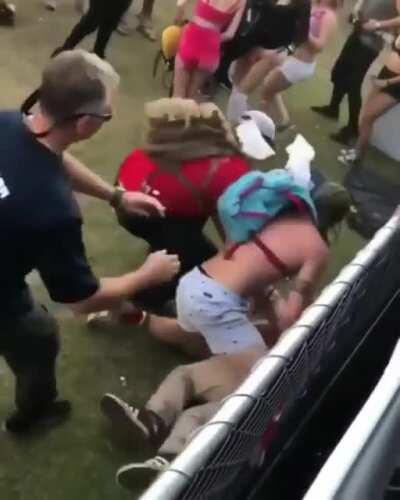 WCGW taking to many drugs at a concert