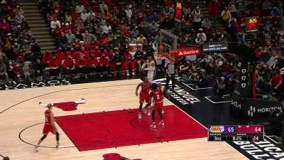 [Highlight] Isaiah Thomas elevates for the putback