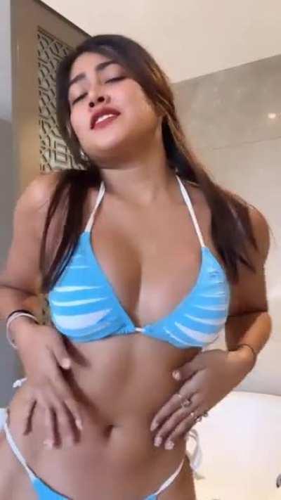 Sofia Ansari 🍑🍌 Blue Biks.. Part 2 ✓ 200 upvotes required 😌