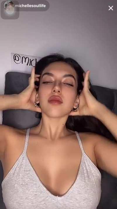 @michellesoullife was live from Feet 👣 Friday!! Part 4