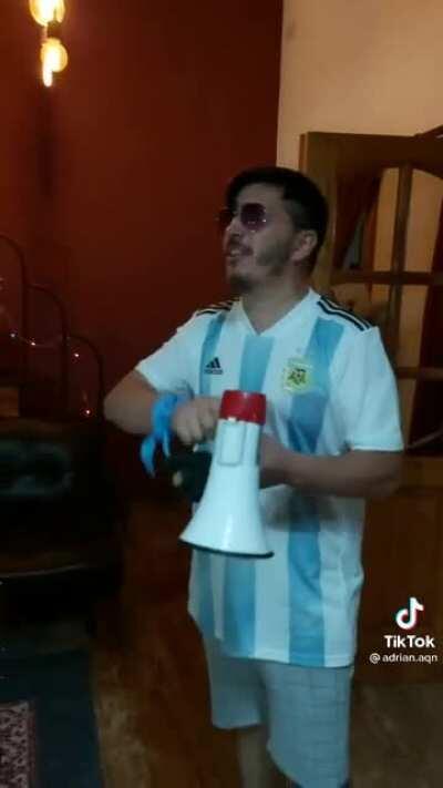 La petisa (la verdadera)