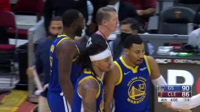 [Highlight] Draymond and Garland refuse to let go of eachother's arms as they both complain to Ed Malloy