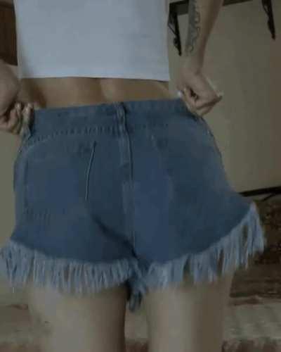 Hi everyone. how do you like my butt? ;)