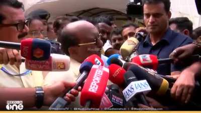 താൻ കുറേക്കാലമായി തുടങ്ങിയിട്ട് ... പോടാ ... മലപ്പുറത്തെക്കുറിച്ചുള്ള ചോദ്യത്തിൽ ക്ഷുഭിതനായി മാധ്യമപ്രവർത്തകരുടെ മൈക്ക് തട്ടിമാറ്റി വെള്ളാപ്പള്ളി നടേശൻ