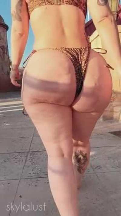 would you be my date to the pool?