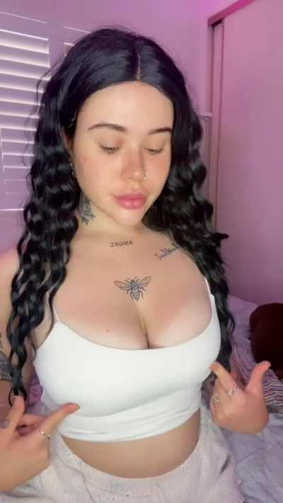 Did my big titties stop you from scrolling? 😈