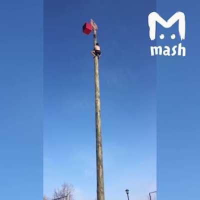 Unfortunate pole climbing event