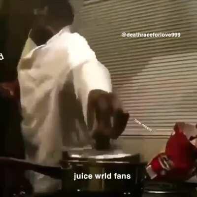 That‘s the funniest thing I've ever seen😂