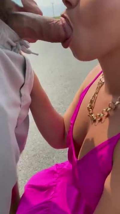 Road trips are a lot more fun without panties 🥰