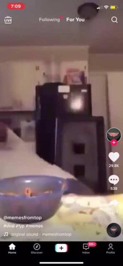 Tell unc to chill, nigga got hit wit a box fan💀💀💀