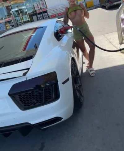 Flashing at the pump filling the R8
