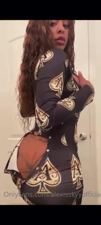 👀🥴 Full video (2min) ‼️😭🥶 IYKYK. It’s lit 🔥 Will be posted in VIP Community.