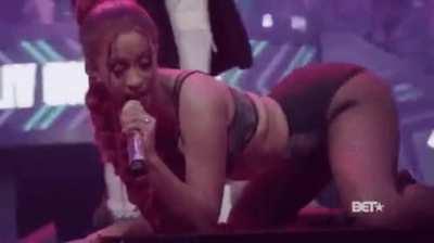 Cardi B always does it for me🤤🍑