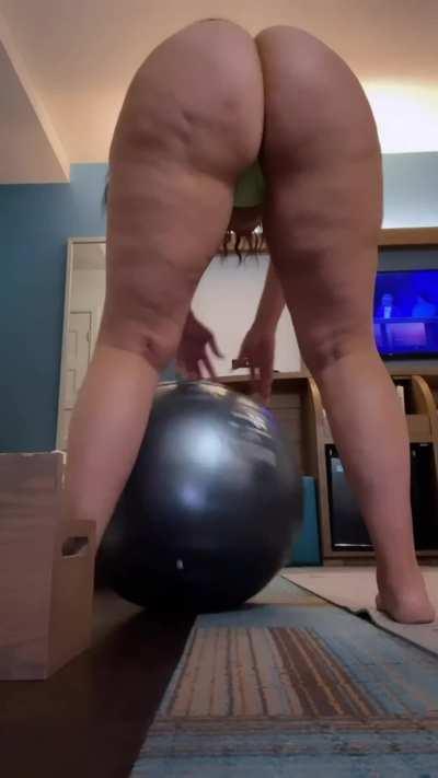 Oh good heavens! 🥵🍑