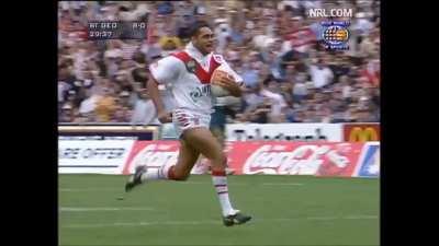 Nathan Blacklock comes out of absolutely nowhere to score a long-range try in front of 108k people in the 1999 NRL Grand Final.