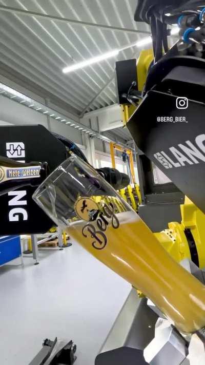 This is how you pour a beer in Germany 