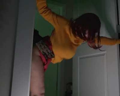 Velma gets caught by a monster (bightittygothegg) [Scooby-Doo]