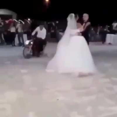 beyler abimi evlendirdik