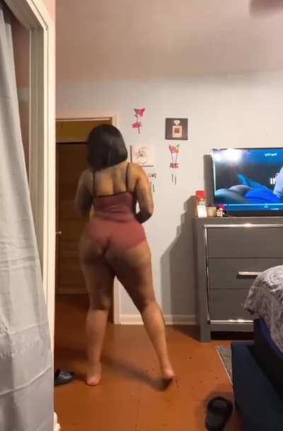 big butt ebony milf clapping cheeks