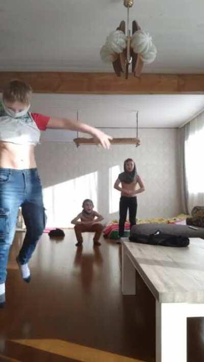 Mina ja poisid kui me saame teada et kooli vaheaeg on kaks paeva eemal