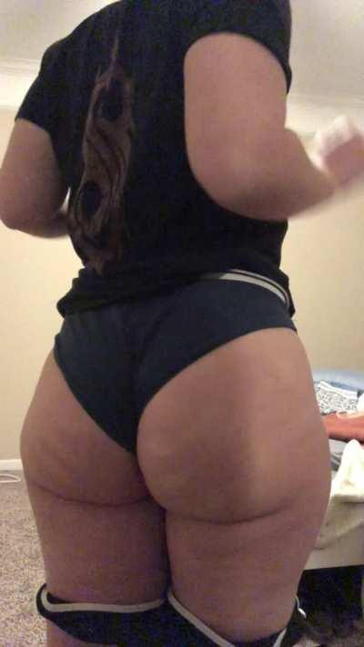 Big BOOty 👻