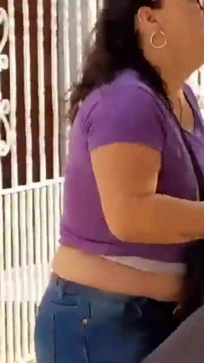 Plottier: Una chica pidió disculpas después de robarse un perfume en una farmacia y salir corriendo