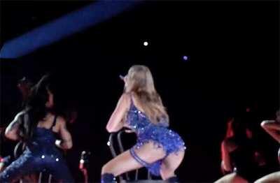 Need Taylor Swift's delicious ass on my face🥵