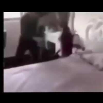 Esta noche oscura te tortura la locura