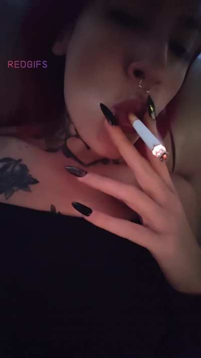 just enjoying my cigarette 🖤