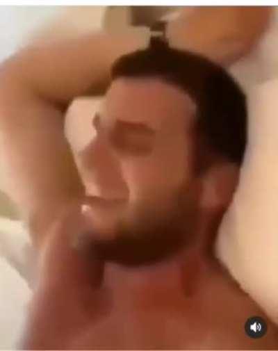 como os homens realmente acordam: