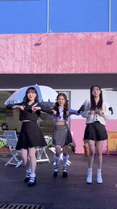 [230225] Yujin, Chaehyun & Dayeon TikTok update: I do! Do you? Challenge🤍 #IdoDoyouchallenge [FLY-BY]