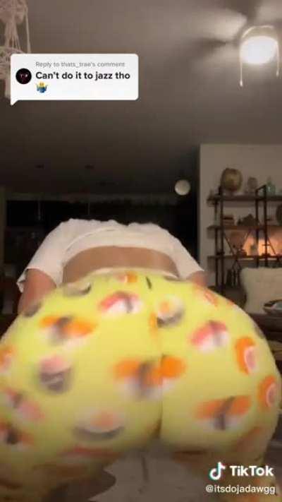 itsdojadawgg twerk to anything 🍑🍑🍑