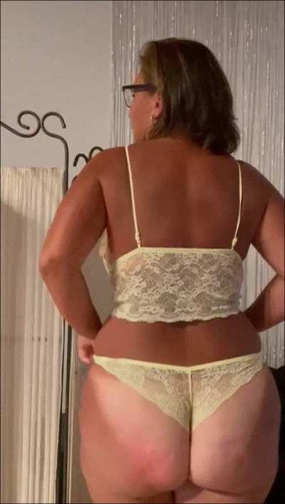 Would you fuck this chubby mommy?